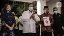 Ketum Partai Gerindra Prabowo Subianto dan Sekjen PDIP Hasto Kristianto memperkenalkan Bakal Calon Walikota Tangerang Selatan di Kertanegara, Jakarta, Senin (20/7/2020). Gerindra mengusung Muhammad dan Rahayu Saraswati Djojohadikusumo untuk maju di Pilwalkot Tangsel 2020. (Liputan6.com/Johan Tallo)