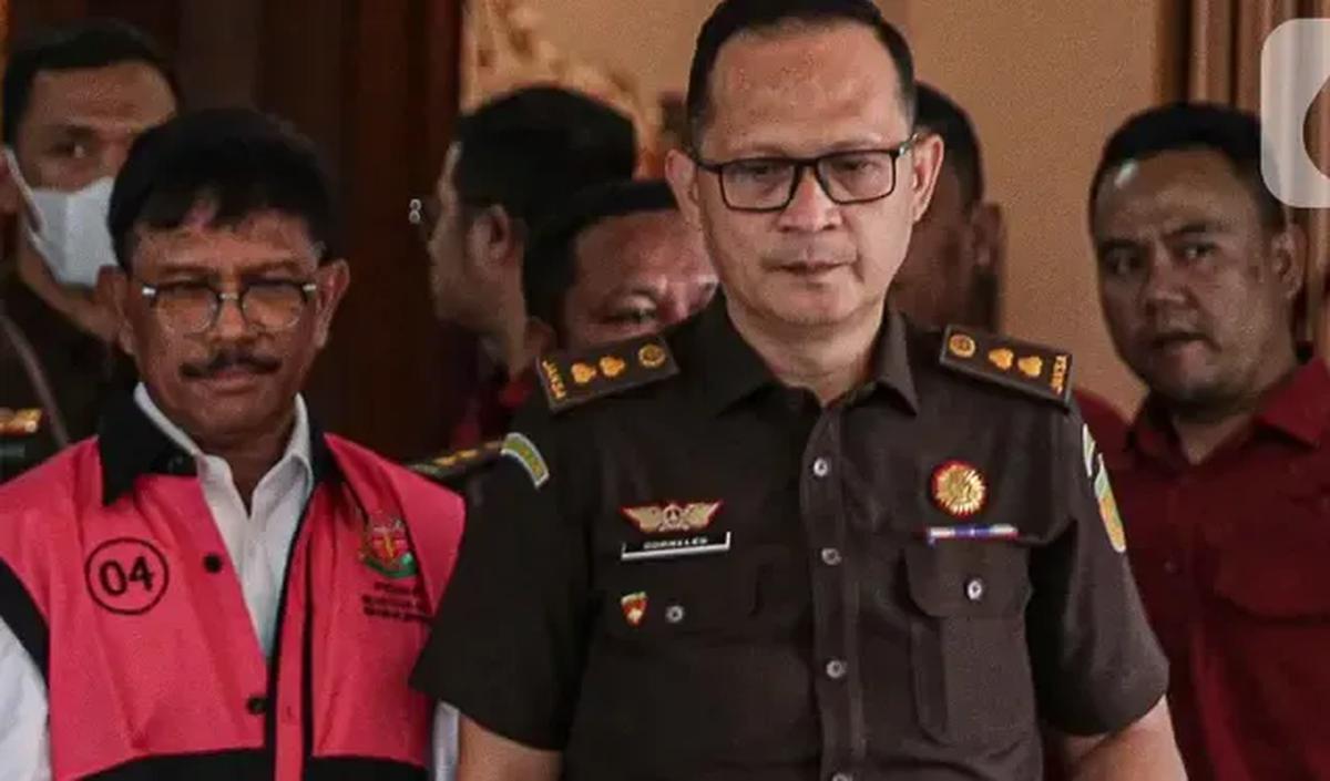 "Saudara tidak tahu, ini anggaran bukan Rp10 m, bukan Rp10 juta, ini Rp10 T. Rp1 T itu berapa juta pak, Rp1.000 miliar nah ini masa setahu saudara tidak melibatkan ahli?" cecar Fahzal.