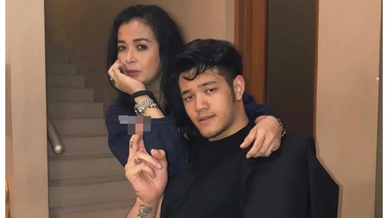 6 Potret Jethro Armand, Anak Tiri Ajun Perwira yang Tampan