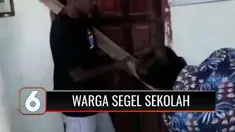 Sejumlah warga Sikka, NTT menyegel sebuah sekolah lantaran kesal karena kepala sekolah memecat empat guru honorer tanpa alasan yang jelas. Warga akan menyegel sekolah sampai kasus terselesaikan.