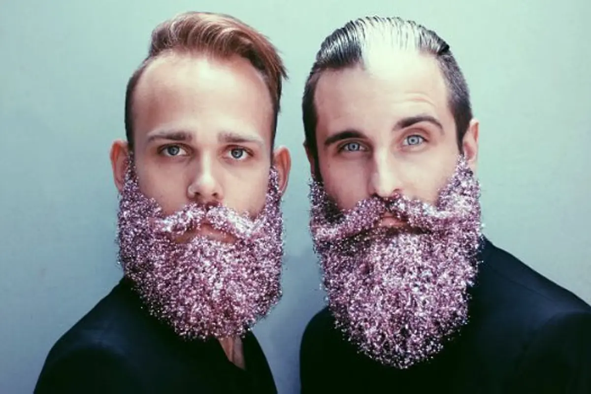 Unik! Glitter di Jenggot Jadi Tren Cowok-cowok Ganteng Instagram