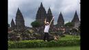 Alaina Bergsma memanfaatkan waktu libur latihan dengan berkunjung ke Candi Prambanan, Klaten, Jawa Tengah. (Instagram/AlainaBergsma)