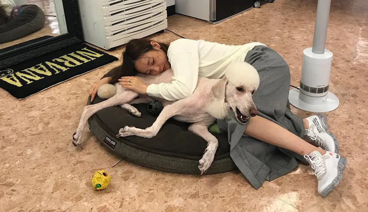 Goo Hara sendiri pun dikatakan akan tetap berada di rumah sakit untuk perawatan hingga besok (6/9). (instagram/koohara__)