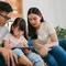 7 Kebiasaan Parenting Sederhana yang Membantu Anak Belajar Mandiri Sejak Kecil agar Tidak Manja