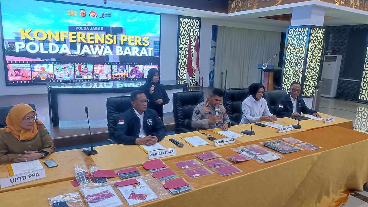 Kepolisian rilis kasus eksploitasi anak di Jabar. (merdeka.com/Azzura Galexia).