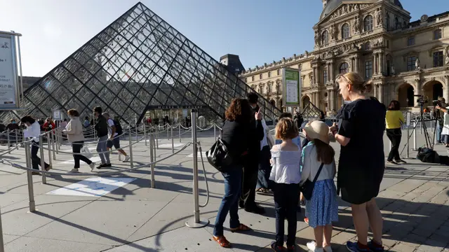 Kembali Dibuka, Museum Louvre Dipenuhi Pengunjung