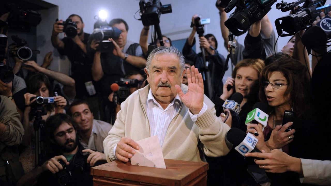 Presiden Termiskin di Dunia Jose Mujica Tutup Usia