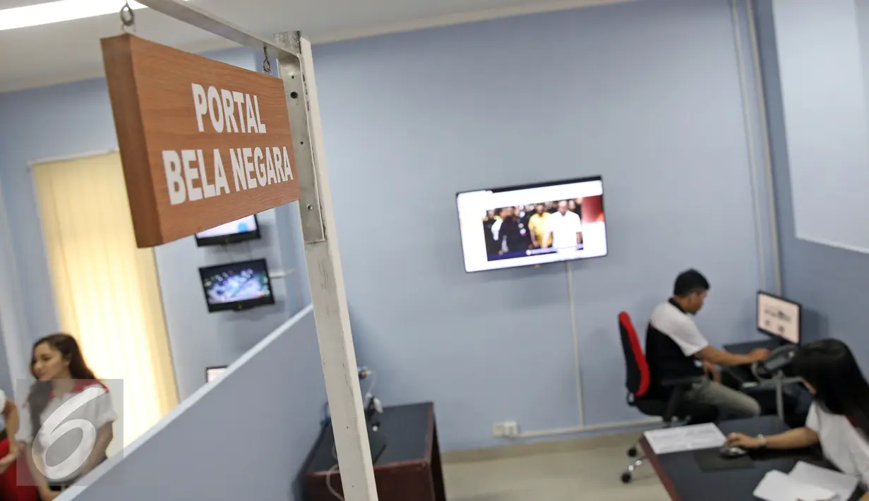 Suasana sarana Laboratorium Bela Negara Badiklat Kemhan, Jakarta, Senin (11/4/2016). Laboraturium Bela Negara memiliki 4 ruang penunjang operasional salah satu diantaranya ruang kerja Portal Bela Negara. (Liputan6.com/Faizal Fanani)