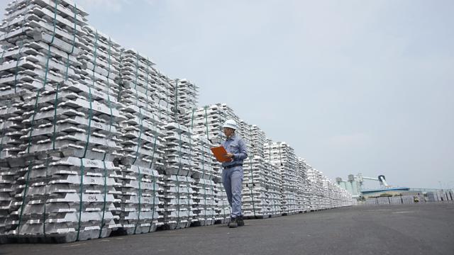 BUMN Holding Industri Pertambangan MIND ID resmi memiliki nama usaha PT Mineral Industri Indonesia usai spilt off dengan PT Indonesia Asahan Aluminium (Persero) atau Inalum.