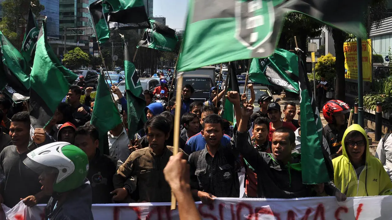 Massa Mengamuk Usai Sidang Vonis Anas Urbaningrum