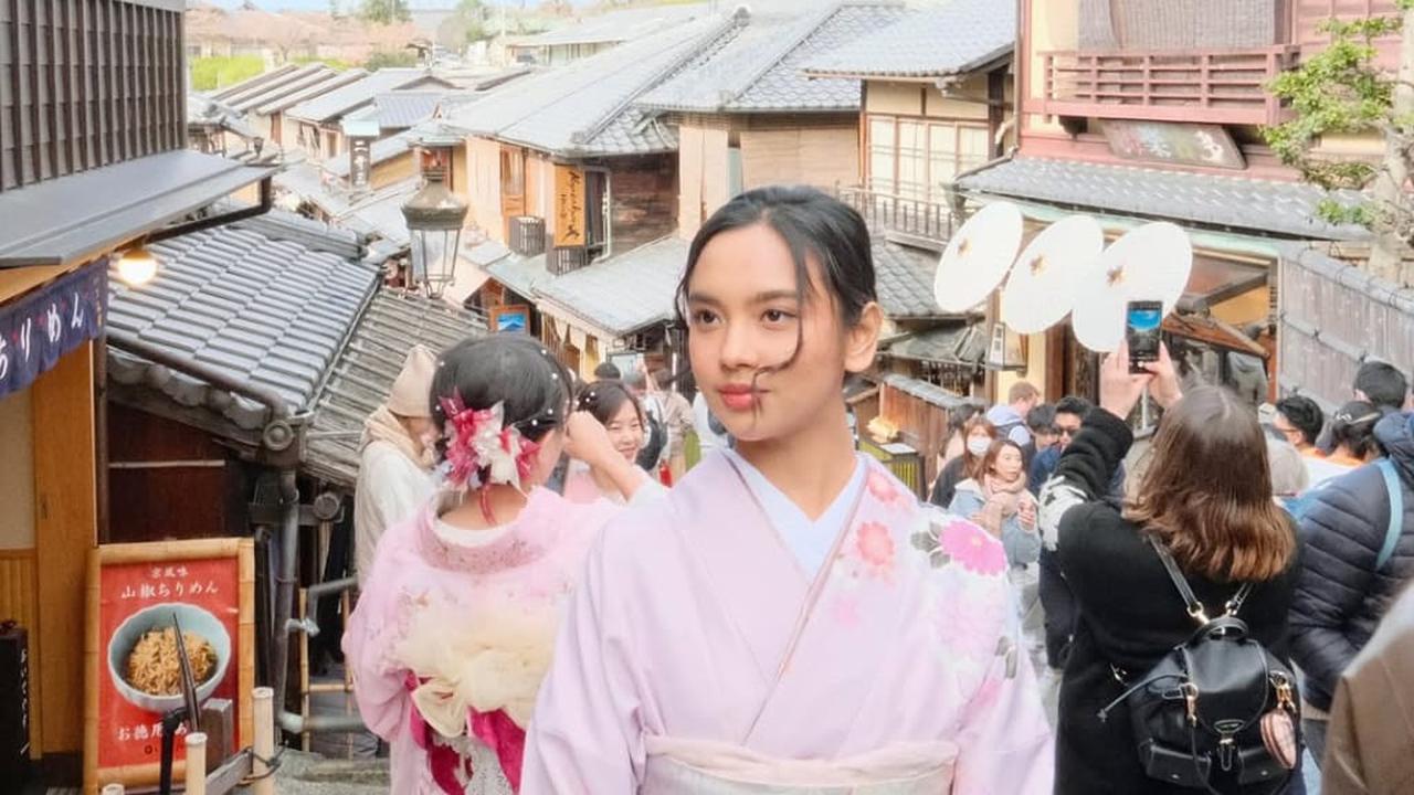 Potret Cantik Lyodra Lliburan ke Jepang, Outfit Kimono Bikin Makin Kinclong