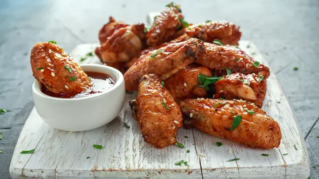 Spicy chicken wings