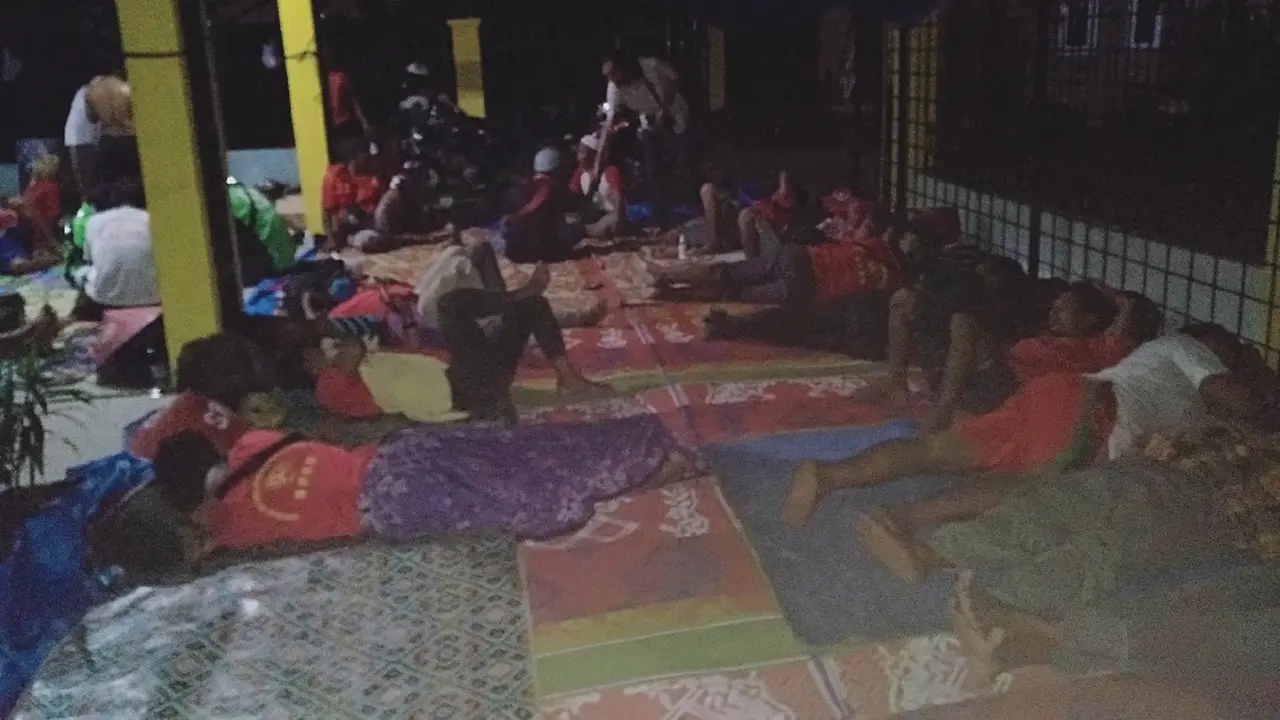 Petani Sumut Jalan Kaki
