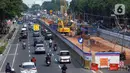 Suasana proyek pembangungan LRT Jakarta Fase 1B Velodrome-Manggarai di Jalan Pemuda, Jakarta, Rabu (13/12/2023). Proyek LRT Jakarta Fase 1B memasuki tahap pengeboran fondasi atau bore pile yang merupakan bagian dari pekerjaan struktur jalan layang. (merdeka.com/Imam Buhori)