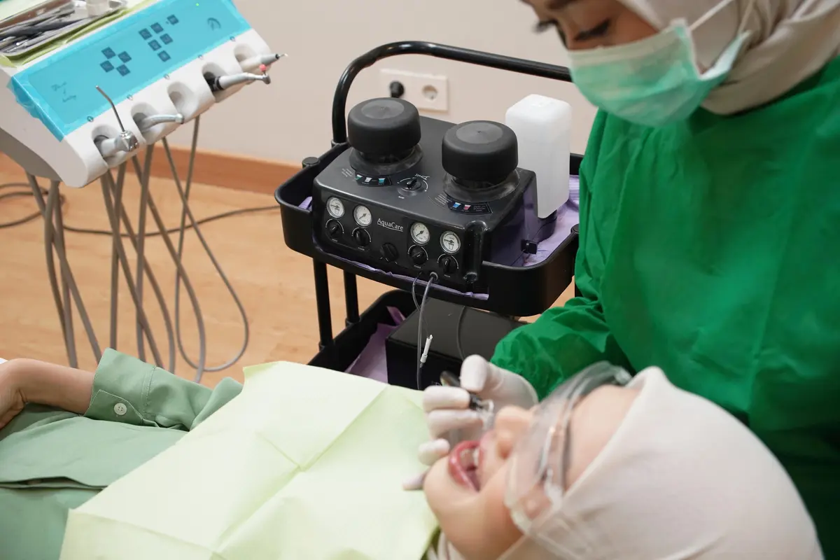 Teknologi AquaCare, Solusi Perawatan Gigi Minim Rasa Sakit dan Ngilu
