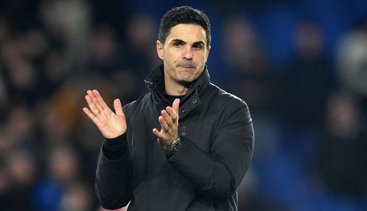 Di saat bersamaan, skuad asuhan Mikel Arteta juga sukses memperlebar jarak poin dari Manchester City yang ditahan imbang 2-2 oleh Nottingham Forest. Kini Arsenal berjarak 7 poin dari The Cityzens yang belum memainkan laga pekan ke-30 mereka. (AP Photo/Alastair Grant)