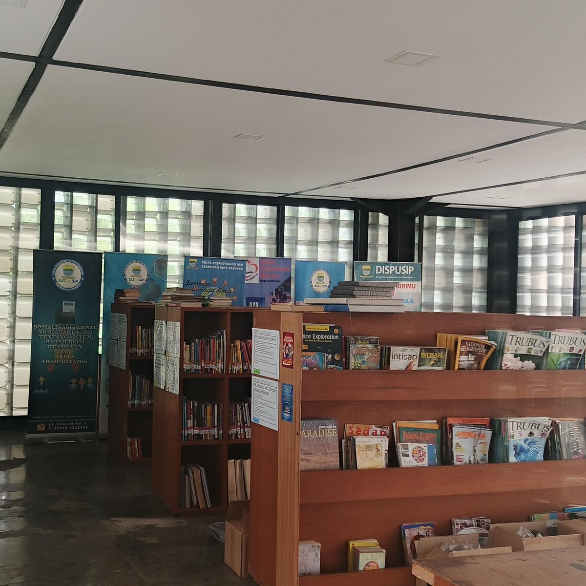 Microlibrary Jalan Bima: Cahaya Literasi yang Kini Meredup di Tengah Kota