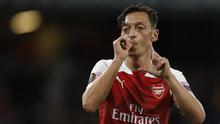 7. Mesut Ozil (28,7 juta dolar) - Ozil memperoleh 28,7 juta dolar dari 23,2 juta dolar gaji dan bonus serta 5,5 juta dolar dari iklan. (AFP/Ian Kington)
