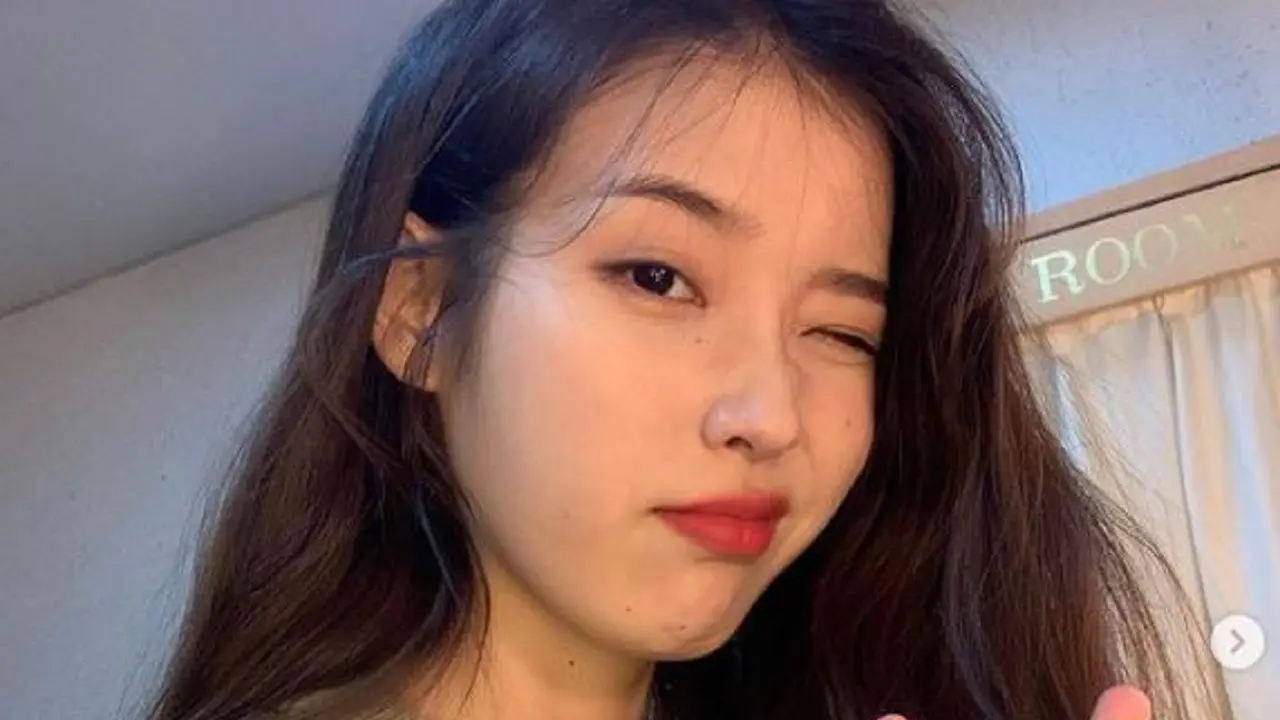IU sosok yang murah hati
