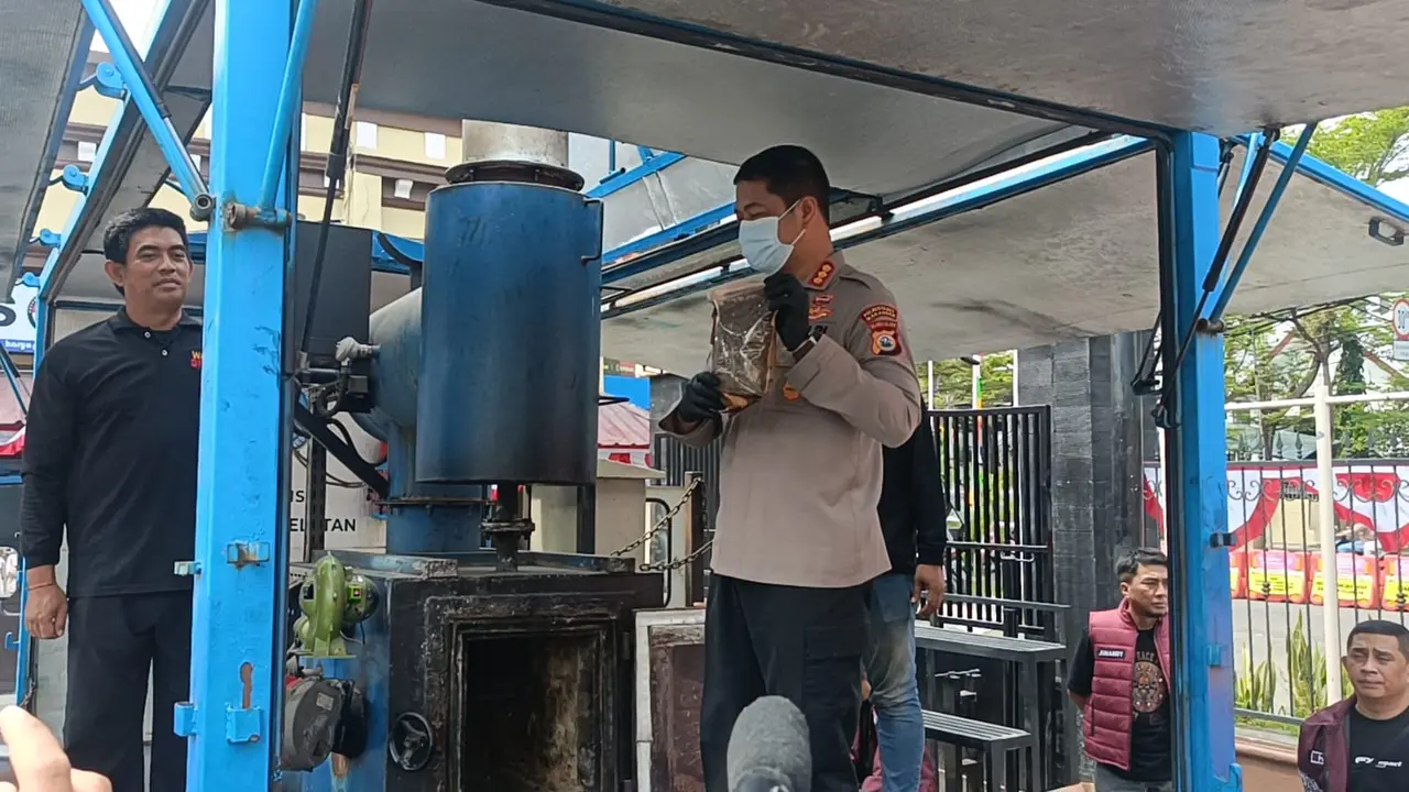 Pemusnahan narkoba di Makassar