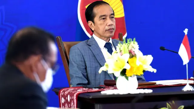 Presiden Joko Widodo (Jokowi)  di Konferensi Tingkat Tinggi ke-13 Indonesia-Malaysia-Thailand Growth Triangle (IMT-GT), secara virtual, di Istana Kepresidenan Bogor, Jawa Barat. (Dok Sekretariat Kepresidenan)