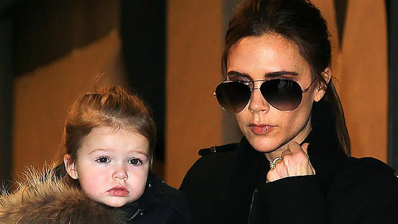 Intip Gaya Berbusana Harper Beckham