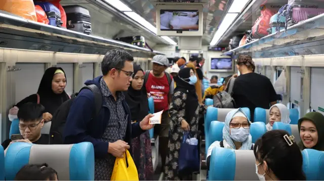 PT Kereta Api Indonesia (Persero) membuka pemesanan tiket 24 kereta api tambahan Lebaran yang dapat dipesan mulai Rabu, 6 Maret 2024.