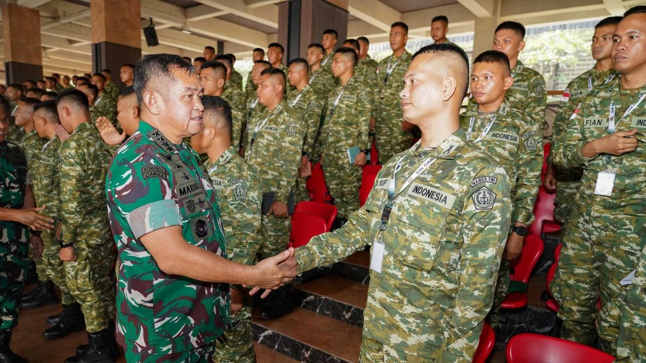 FOTO: Seratus Perwira TNI AD Siap Ikuti Pendidikan Kepemimpinan Infanteri di Pakistan