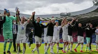 Para pemain Republik Ceko merayakan kemenangan 2-0 atas Skotlandia pada Grup D Euro 2020 di Stadion Hampden Park, Glasgow, Senin, 14 Juni 2021. (AP Photo/Petr David Josek, Pool)