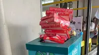 Miris Kotak Donasi Pakaian Malah Jadi Tempat Sampah, Warganet Sebut Indonesia Darurat Membaca