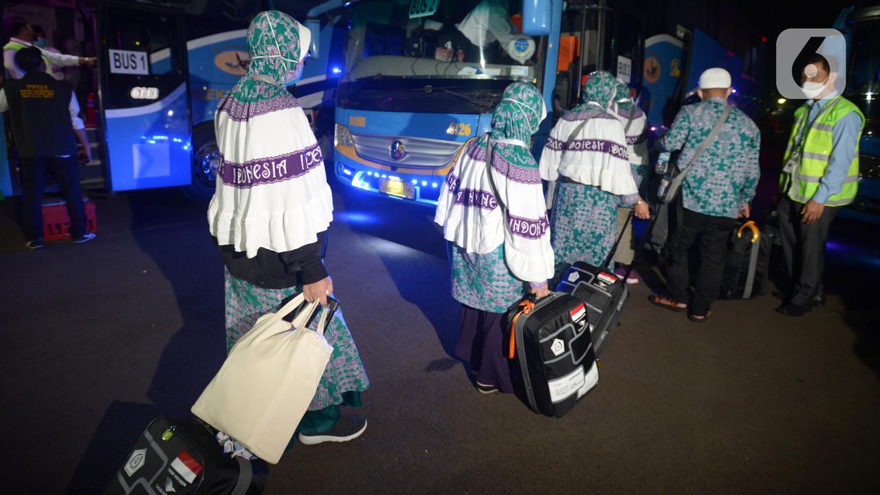 Keberangkatan Jemaah Calon Haji Kloter Pertama