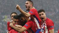Para pemain Atletico Madrid merayakan gol Antoine Griezmann ke gawang Marseille pada laga final Liga Europa, di Lyon, Kamis (17/5/2018) dini hari WIB. (AP/Thibault Camus).