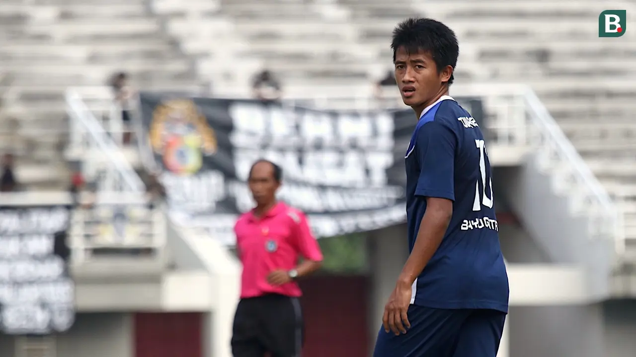 Bayu Gatra mengakhiri kebersamaan dengan Madura United pada 2018. (Bola.com/Aditya Wany)