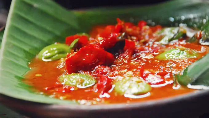 (c) @bee_is_cute / vemale.com