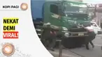 Sajian konten media sosial akhir-akhir ini dipenuhi oleh konten-konten berbahaya. Mulai dari adang truk yang menyebabkan kematian, hingga mengusik orang utan! Apakah semuanya demi uang semata?
