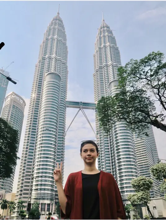 "Jomblo berapa lama? Lama banget sampe basi sampe lumutan," canda pemeran sinetron Inikah Rasanya itu yang mengaku tak trauma pacaran. (Instagram/yukikt)