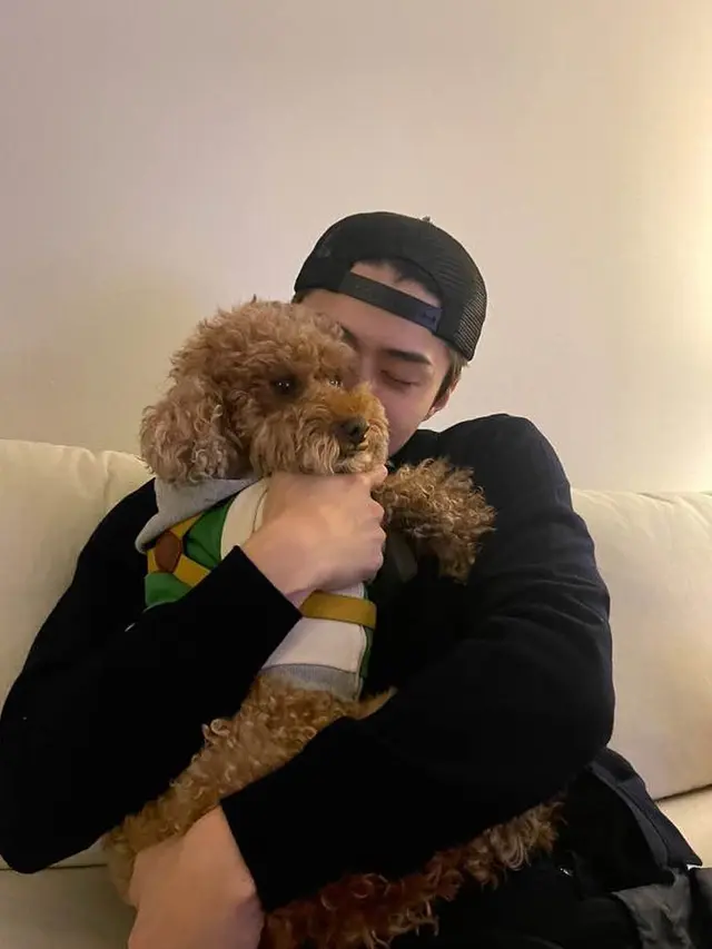 Sehun EXO dan Monsieur. (Instagram/ oohsehun)