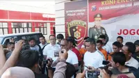 Polda Jatim mengungkap kasus pembunuhan berencana yang menimpa Ribut Setiawan warga Dusun Lebaksari, Pasuruan. (Foto; Liputan6.com/Dian Kurniawan)