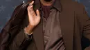 2. Dinominasi untuk kategori Aktor Terbaik atas perannya dalam "Sing Sing", Colman Domingo, teman baru dari merek OMEGA, memakai De Ville Trésor dalam 18K Sedna™ Gold dengan dial burgundy dan tali kulit burgundy. [Dok/OMEGA].