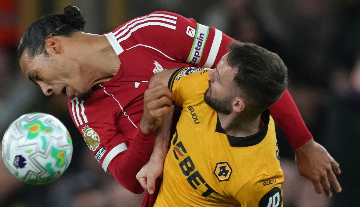 Liverpool sejatinya unggul secara statistik saat menghadapi klub peringkat terbawah klasemen Liga Inggris tersebut. Namun, mereka malah kebobolan terlebih dahulu melalui Rodrigo Gomez pada menit ke-78 sebelum disamakan oleh Mohamed Salah lima menit kemudian. (AP Photo/Dave Shopland)