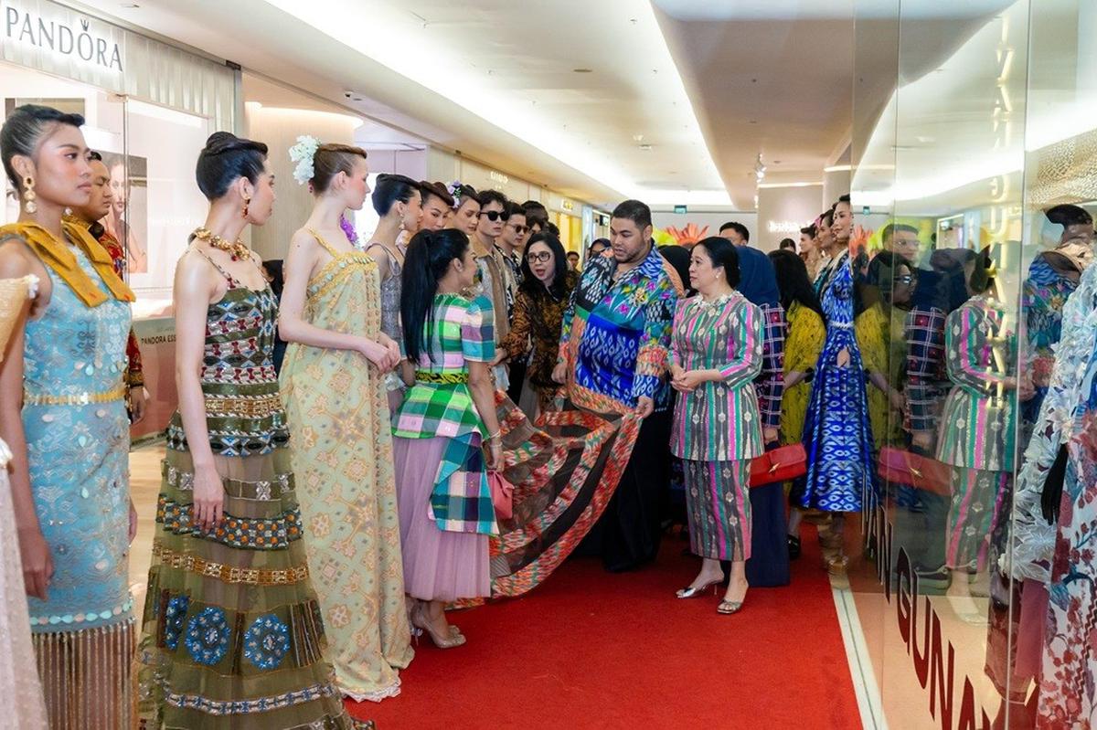 Ketua DPR RI Puan Maharani menghadiri peluncuran lini fashion wastra nusantara baru bertajuk NusaNova