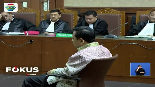 Jaksa juga menuntut mantan Ketua DPR tersebut dengan membayar denda Rp 1 miliar subsider 6 bulan kurungan.