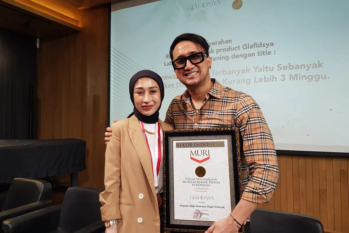 Reza Gladys dan Attaubah Mufid