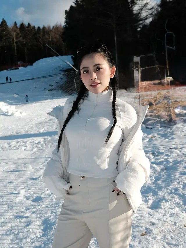 Potret Rachel Vennya Pilih Liburan Tahun Baru 2025 di Jepang (instagram/@rachelvennya)