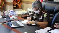 Kepala Kejati Sulsel, Firdaus Dewilmar memerintahkan penyidik lakukan penyelidikan mendalam dugaan korupsi proyek pembangunan jaringan pipa distribusi avtur milik Pertamina senilai Rp155 miliar (Liputan6.com/ Eka Hakim)