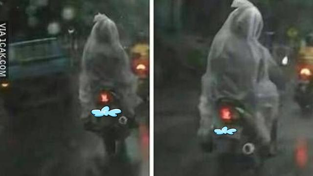 10 Momen Pengendara Pakai Jas Hujan Plastik saat Hujan Ini Kocak