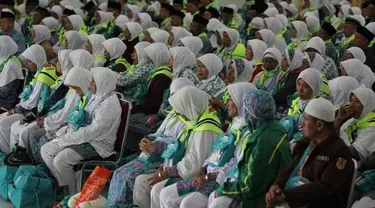 Ratusan calon jemaah mengaku ditipu biro umrah dan haji PT Lasantu Sentosa yang beralamat di Jalan Wibawa Mukti / Bekasi/ Jawa Barat// Mereka kini telantar di kantor perusahaan/Tanpa kejelasan / karena baik pemilik maupun karyawan biro itu tidak ada di te