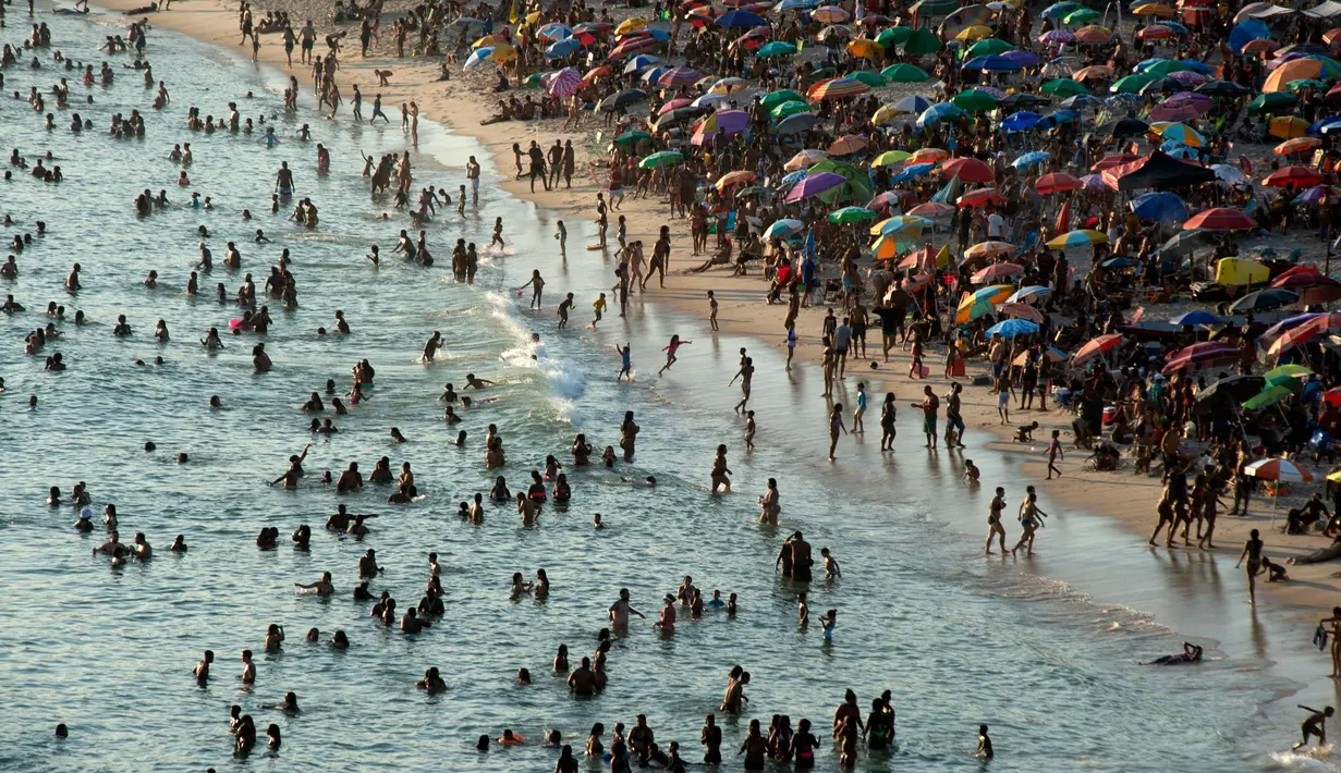 Kenaikan suhu ini menjadi yang tertinggi sejak Sistema Alerta Rio mulai melakukan pengukuran pada tahun 2014. (TERCIO TEIXEIRA/AFP)