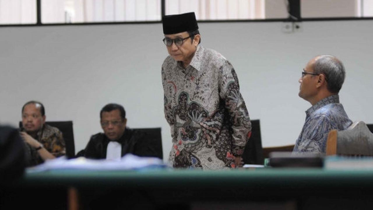 Sutan Bhatoegana dengar kesaksian Waryono Karno di sidang kasus ESDM