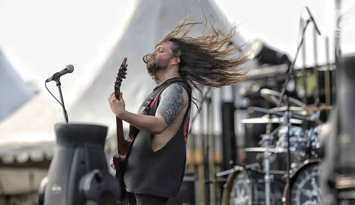 Gitaris Band Revocation asal Amerika Dan Gargiulo tampil dalam Hammersonic Festival 2018 di Pantai Karnaval Ancol, Jakarta, Minggu (22/7). Hammersonic Festival 2018 menghadirkan grup band musik keras dari penjuru dunia. (Liputan6.com/Faizal Fanani)